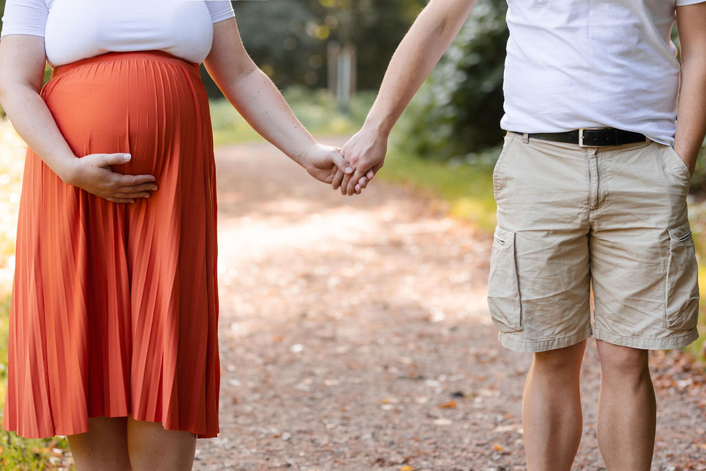 Babybauchfotos in der Natur – emotionale Erinnerungen