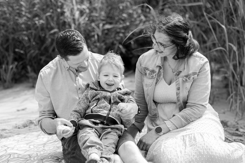 Fröhliche Familienbilder am See – gemeinsame Momente für die Ewigkeit