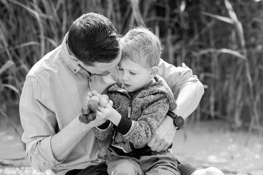 Fröhliche Familienbilder am See – gemeinsame Momente für die Ewigkeit