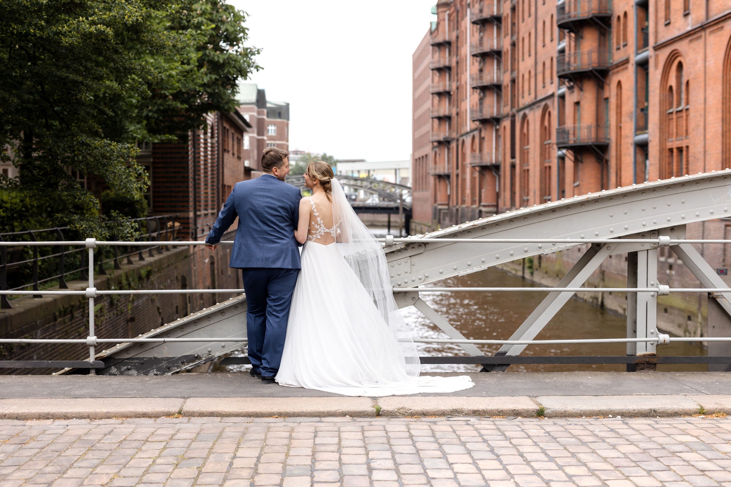 Brautpaarshooting in der wunderschönen Hafen-City Hamburg